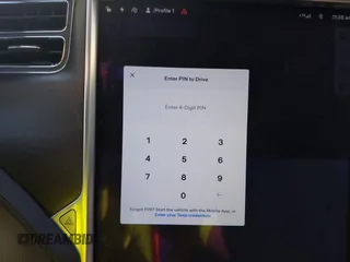 2013 Tesla Model S Performance z VIN 5YJSA1DP2DFP06669, wystawiony jako IAAI lot #42161357 z przebiegiem 177 710 mil mil oraz . Historia ofert i sprzedaży dostępna na DreamBid. Obrazek 20.