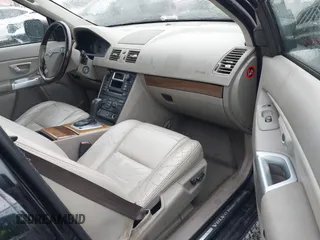 2006 Volvo XC90 4.4L V8 with VIN YV4CZ852661294452, listed as a IAAI auction lot 41720039 with 182,645 mi miles. Bid and sale history available at carsss.com. Image 5.