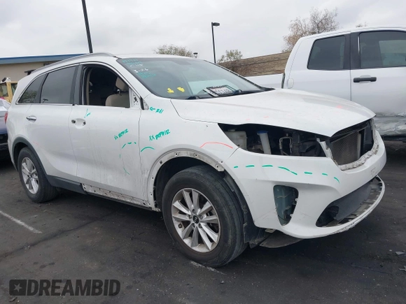 2019 Kia Sorento L with VIN 5XYPG4A3XKG590330, listed as a IAAI auction lot 42060716 with Not Provided miles. Bid and sale history available at carsss.com. Image 6.