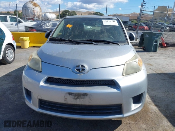 2008 Scion xD z VIN JTKKU10488J025118, wystawiony jako IAAI lot #42270791 z przebiegiem Nie podano mil oraz . Historia ofert i sprzedaży dostępna na DreamBid. Obrazek 6.