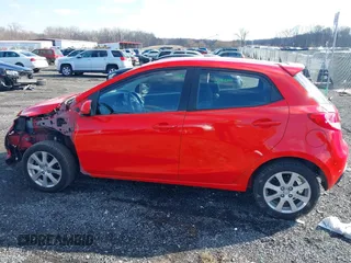 2012 Mazda 2 Touring z VIN JM1DE1LZ2C0152367, wystawiony jako IAAI lot #41526817 z przebiegiem 52 011 mil mil oraz . Historia ofert i sprzedaży dostępna na DreamBid. Obrazek 15.