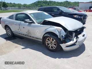 2007 Ford Mustang Deluxe with VIN 1ZVFT80N275244240, listed as a IAAI auction lot 42279817 with 204,840 mi miles and . Bid and sale history available at DreamBid. Image 1.