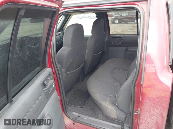 2004 GMC Sonoma SLS with VIN 1GTDT13X34K123566, listed as a IAAI auction lot 41811762 with 109,356 mi miles. Bid and sale history available at carsss.com. Image 8.