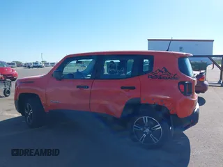 2017 Jeep Renegade Sport z VIN ZACCJBAH9HPG07336, wystawiony jako IAAI lot #42219901 z przebiegiem 118 696 mil mil oraz . Historia ofert i sprzedaży dostępna na DreamBid. Obrazek 14.