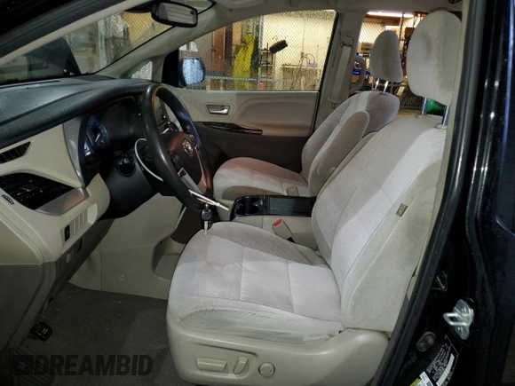 2020 Toyota Sienna LE with VIN 5TDJZ3DC4LS251654, listed as a Copart auction lot 82465304 with 140,250 mi miles and Salvage title. Bid and sale history available at DreamBid. Image 7.