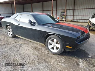 2013 Dodge Challenger SXT z VIN 2C3CDYAG0DH511323, wystawiony jako IAAI lot #41369796 z przebiegiem Nie podano mil oraz . Historia ofert i sprzedaży dostępna na DreamBid. Obrazek 1.