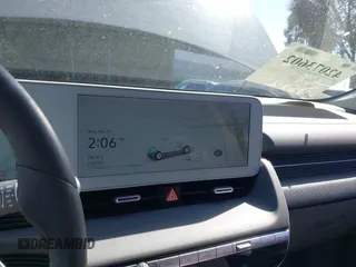 2024 Hyundai Ioniq 5 SEL z VIN KM8KN4DE6RU310727, wystawiony jako IAAI lot #42073602 z przebiegiem 5 966 mil mil oraz . Historia ofert i sprzedaży dostępna na DreamBid. Obrazek 18.