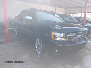 2011 Chevrolet Avalanche LTZ with VIN 3GNTKGE31BG317309, listed as a IAAI auction lot 41625790 with 280,943 mi miles. Bid and sale history available at carsss.com. Image 17.