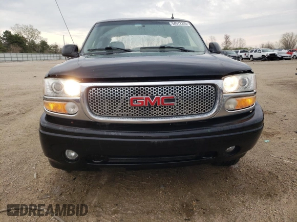 2006 GMC Sierra Denali z VIN 2GTEK63N561158633, wystawiony jako Copart lot #54572255 z przebiegiem 181 631 mil mil oraz Szkody całkowita. Historia ofert i sprzedaży dostępna na DreamBid. Obrazek 5.