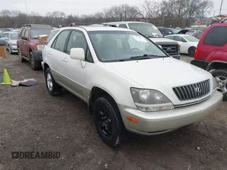 2000 Lexus RX 300 with VIN JT6GF10U8Y0057605, listed as a IAAI auction lot 41519027 with 332,955 mi miles. Bid and sale history available at carsss.com. Image 1.