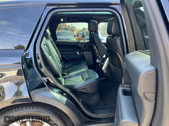 2018 Land Rover Range Rover Sport SE with VIN SALWG2RV4JA401054, listed as a Copart auction lot 52886375 with 80,093 mi miles and Clean title. Bid and sale history available at DreamBid. Image 6.
