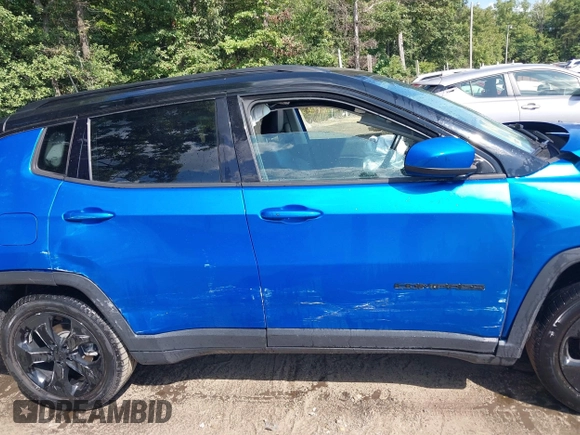 2018 Jeep Compass Latitude with VIN 3C4NJCBB7JT327275, listed as a IAAI auction lot 40176960 with 74,320 mi miles. Bid and sale history available at carsss.com. Image 14.