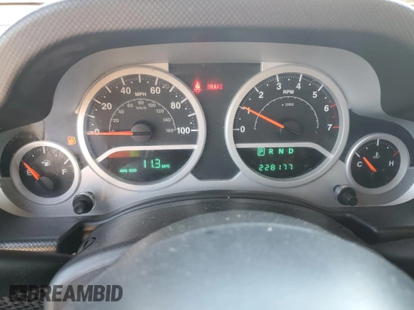 2007 Jeep Wrangler Unlimited Sahara with VIN 1J4GA59187L186314, listed as a Copart auction lot 55437405 with 228,177 mi miles and Clean title. Bid and sale history available at DreamBid. Image 9.