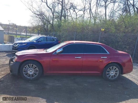 2013 Chrysler 300 with VIN 2C3CCAKTXDH645262, listed as a IAAI auction lot 41939164 with NaN miles. Bid and sale history available at carsss.com. Image 14.
