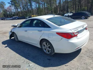 2013 Hyundai Sonata SE with VIN 5NPEC4ACXDH804800, listed as a IAAI auction lot 41794683 with 173,804 mi miles. Bid and sale history available at carsss.com. Image 3.