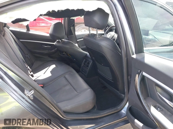 2018 BMW 3 Series 330i z VIN WBA8B9C54JEE81206, wystawiony jako IAAI lot #42251897 z przebiegiem Nie podano mil oraz . Historia ofert i sprzedaży dostępna na DreamBid. Obrazek 8.