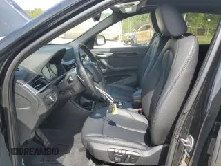 2020 BMW X1 xDrive28i с VIN WBXJG9C00L5P75859, выставлен на аукционе Copart как лот 59660735 с пробегом 68 399 миль миль и Списание • Salvage title. История ставок и продаж доступна на DreamBid. Изображение 7.
