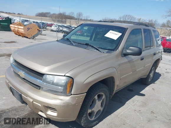 2006 Chevrolet TrailBlazer LS with VIN 1GNDT13S562346030, listed as a IAAI auction lot 41915887 with 228,486 mi miles and . Bid and sale history available at DreamBid. Image 17.