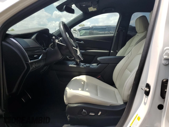 2019 Cadillac XT4 FWD Sport z VIN 1GYFZER47KF187301, wystawiony jako Copart lot #57715115 z przebiegiem 64 246 mil mil oraz Szkody całkowita. Historia ofert i sprzedaży dostępna na DreamBid. Obrazek 7.