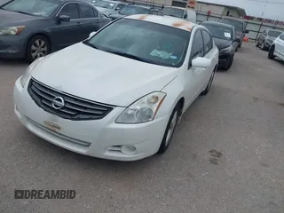2011 Nissan Altima 2.5 S with VIN 1N4AL2AP3BN422729, listed as a IAAI auction lot 41920896 with 183,131 mi miles. Bid and sale history available at carsss.com. Image 2.
