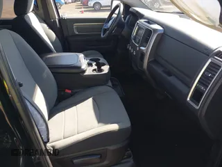 2021 Ram 1500 SLT z VIN 1C6RR6TT5MS516247, wystawiony jako IAAI lot #41597514 z przebiegiem 65 785 mil mil oraz . Historia ofert i sprzedaży dostępna na DreamBid. Obrazek 5.