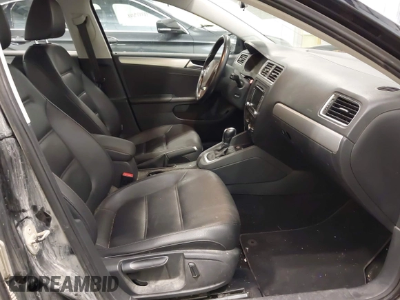 2014 Volkswagen Jetta SE with VIN 3VWD07AJ3EM437025, listed as a IAAI auction lot 42189870 with 96,530 mi miles and . Bid and sale history available at DreamBid. Image 5.
