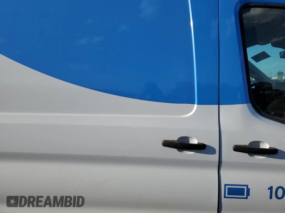2022 Ford E-Transit Cargo z VIN 1FTBW3XKXNKA30408, wystawiony jako Copart lot #67506013 z przebiegiem 20 228 mil mil oraz . Historia ofert i sprzedaży dostępna na DreamBid. Obrazek 11.