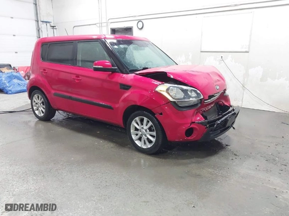 2013 Kia Soul + with VIN KNDJT2A6XD7616330, listed as a IAAI auction lot 41827924 with 135,322 mi miles. Bid and sale history available at carsss.com. Image 1.