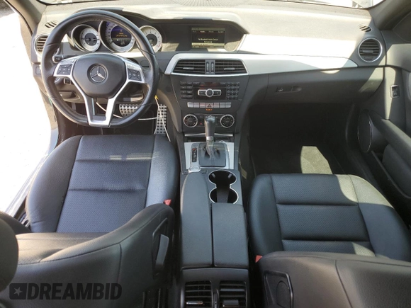 2014 Mercedes-Benz C 250 Sport с VIN WDDGF4HB9EG248990, выставлен на аукционе Copart как лот 63036105 с пробегом 103 693 миль миль и Списание • Salvage title. История ставок и продаж доступна на DreamBid. Изображение 8.