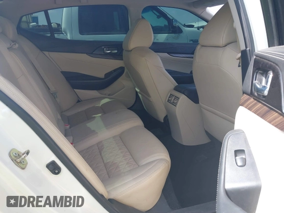 2017 Nissan Maxima SV with VIN 1N4AA6AP0HC409910, listed as a IAAI auction lot 41764389 with 67,483 mi miles. Bid and sale history available at carsss.com. Image 8.