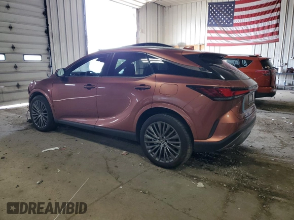 2024 Lexus RX 350h z VIN 2T2BBMCA3RC063302, wystawiony jako Copart lot #56977445 z przebiegiem 653 mil mil oraz Szkody całkowita. Historia ofert i sprzedaży dostępna na DreamBid. Obrazek 2.