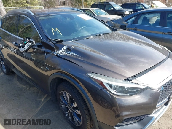 2017 Infiniti QX30 Luxury with VIN SJKCH5CR9HA019856, listed as a IAAI auction lot 41590907 with 45,555 mi miles. Bid and sale history available at carsss.com. Image 6.
