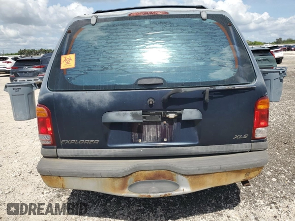 2000 Ford Explorer XLS z VIN 1FMZU62X6YZB94402, wystawiony jako Copart lot #58766885 z przebiegiem Nie podano mil oraz Czysty tytuł • Clean title. Historia ofert i sprzedaży dostępna na DreamBid. Obrazek 6.