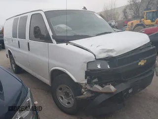 2022 Chevrolet Express Cargo Van with VIN 1GCWGAF75N1233292, listed as a IAAI auction lot 41511707 with 63,895 mi miles. Bid and sale history available at carsss.com. Image 1.