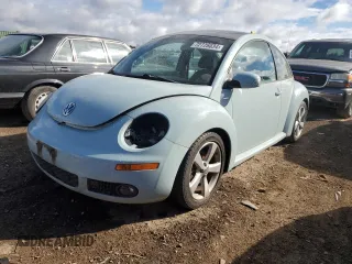 2010 Volkswagen New Beetle Coupe with VIN 3VWRW3AG9AM035084, listed as a Copart auction lot 72726034 with 86,024 mi miles and Clean Title. Bid and sale history available at carsss.com. Image 1.
