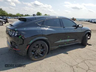 2023 Ford Mustang Mach-E Premium z VIN 3FMTK3SU7PMA64788, wystawiony jako Copart lot #60277685 z przebiegiem 13 837 mil mil oraz Szkoda całkowita • Salvage title. Historia ofert i sprzedaży dostępna na DreamBid. Obrazek 3.