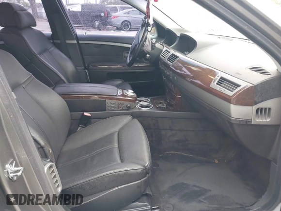 2003 BMW 7 Series 745i с VIN WBAGL63473DP64462, выставлен на аукционе IAAI как лот 41751691 с пробегом 146 789 миль миль и . История ставок и продаж доступна на DreamBid. Изображение 5.