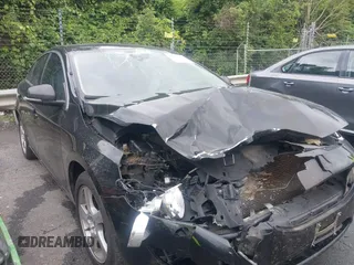 2012 Volvo S60 T5 с VIN YV1622FS7C2033864, выставлен на аукционе IAAI как лот 42357900 с пробегом 172 849 миль миль и . История ставок и продаж доступна на DreamBid. Изображение 1.