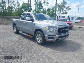 2021 Ram 1500 Lone Star z VIN 1C6RREBT7MN801896, wystawiony jako IAAI lot #42130838 z przebiegiem 80 325 mil mil oraz . Historia ofert i sprzedaży dostępna na DreamBid. Obrazek 1.