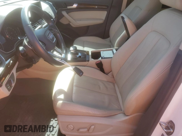2020 Audi Q5 Premium z VIN WA1ANAFY9L2113778, wystawiony jako Copart lot #49013155 z przebiegiem 105 812 mil mil oraz Szkoda całkowita • Salvage title. Historia ofert i sprzedaży dostępna na DreamBid. Obrazek 7.