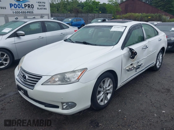2012 Lexus ES 330 z VIN JTHBK1EG6C2490871, wystawiony jako IAAI lot #42508216 z przebiegiem 131 468 mil mil oraz . Historia ofert i sprzedaży dostępna na DreamBid. Obrazek 17.