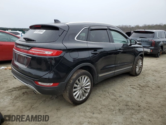 2019 Lincoln MKC Standard with VIN 5LMCJ1D98KUL37318, listed as a Copart auction lot 81398564 with 35,929 mi miles and Salvage Title. Bid and sale history available at DreamBid. Image 3.