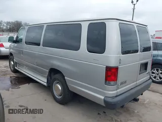 2003 Ford Econoline Passenger XL z VIN 1FBSS31L13HB42090, wystawiony jako IAAI lot #41517752 z przebiegiem 77 041 mil mil oraz . Historia ofert i sprzedaży dostępna na DreamBid. Obrazek 3.