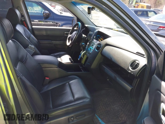 2009 Honda Pilot EX-L with VIN 5FNYF48669B044746, listed as a IAAI auction lot 41932721 with 137,070 mi miles and . Bid and sale history available at carsss.com. Image 5.