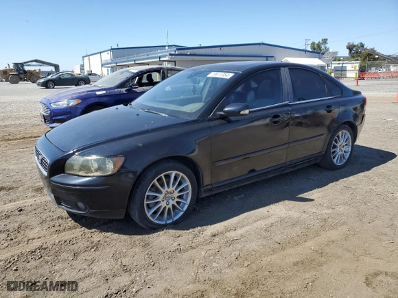 2004 Volvo S40 with VIN YV1MS382942027463, listed as a Copart auction lot 73611354 with 227,385 mi miles and Salvage Title. Bid and sale history available at carsss.com. Image 1.