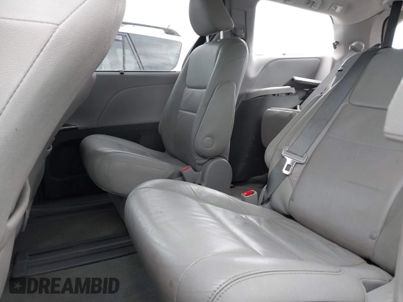 2016 Toyota Sienna XLE with VIN 5TDYK3DC8GS718289, listed as a IAAI auction lot 41774375 with 154,067 mi miles. Bid and sale history available at carsss.com. Image 8.