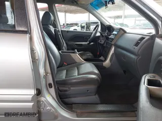 2006 Honda Pilot EX-L with RES with VIN 2HKYF186X6H523621, listed as a IAAI auction lot 41756667 with 205,149 mi miles. Bid and sale history available at carsss.com. Image 5.