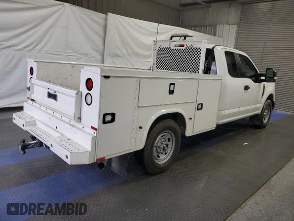 2018 Ford F-250 XL z VIN 1FT7X2A69JEB43297, wystawiony jako Copart lot #49437605 z przebiegiem 166 211 mil mil oraz Czysty tytuł • Clean title. Historia ofert i sprzedaży dostępna na DreamBid. Obrazek 3.