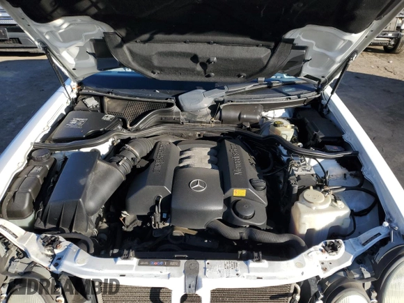 2000 Mercedes-Benz E-Class AWD with VIN WDBJF82G1YX028712, listed as a Copart auction lot 43983315 with 201,037 mi miles and Salvage Title. Bid and sale history available at carsss.com. Image 11.