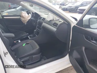 2012 Volkswagen Passat SE z VIN 1VWBH7A33CC066044, wystawiony jako IAAI lot #42211149 z przebiegiem 154 395 mil mil oraz . Historia ofert i sprzedaży dostępna na DreamBid. Obrazek 5.